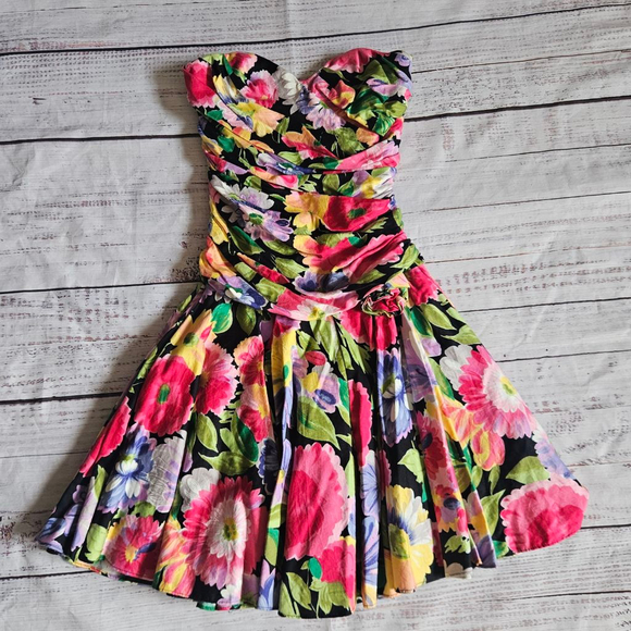 Positively Ellyn Dresses & Skirts - Vintage Positively Ellyn 80s Strapless Floral Print Sweetheart Neckline Dress